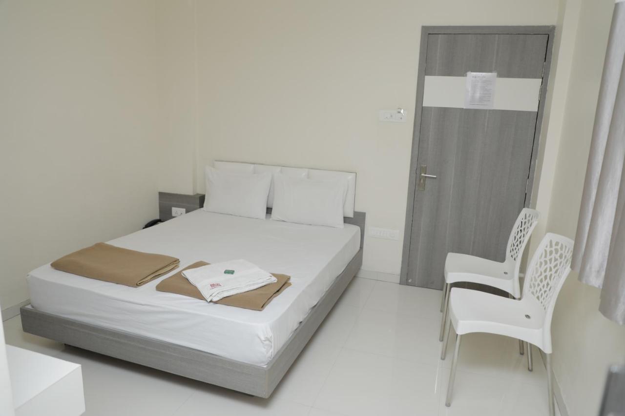 Hotel Lotus Chandrapur Luaran gambar