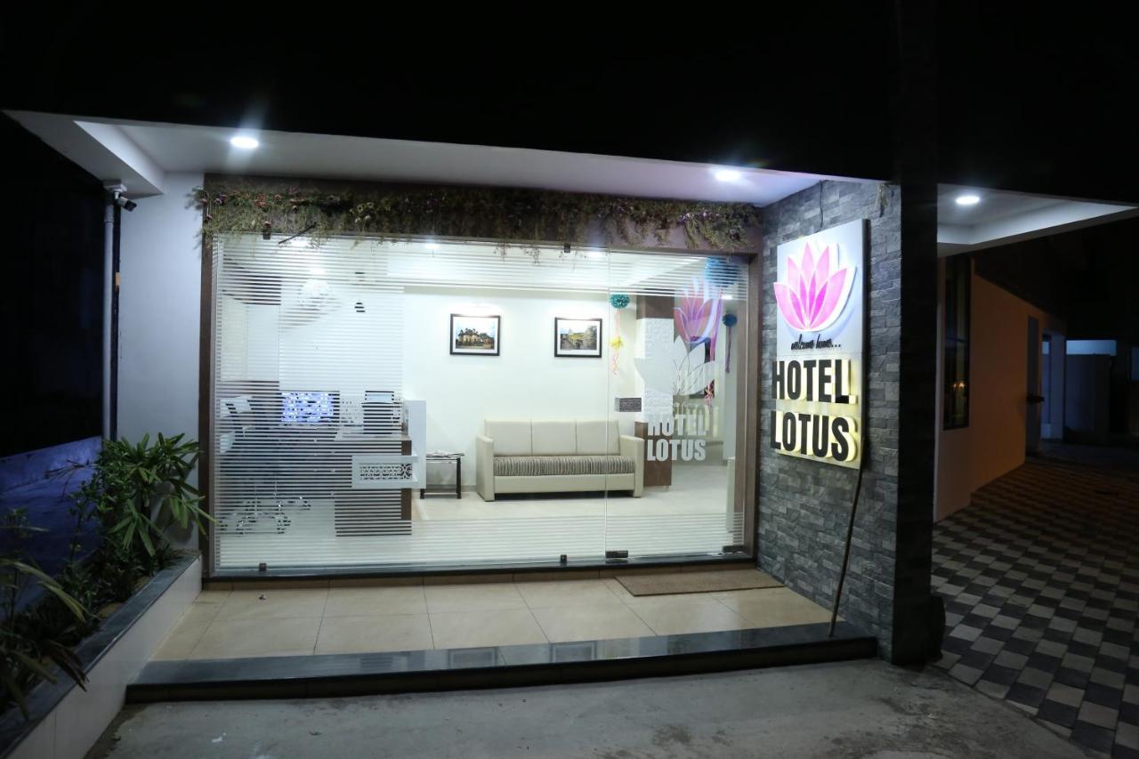 Hotel Lotus Chandrapur Luaran gambar