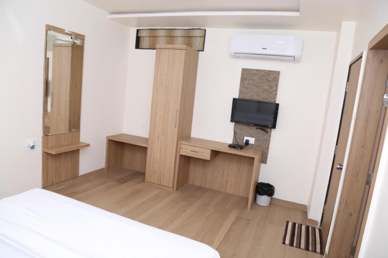 Hotel Lotus Chandrapur Luaran gambar