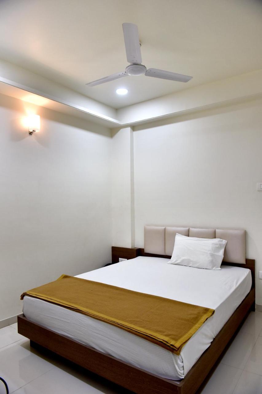 Hotel Lotus Chandrapur Luaran gambar